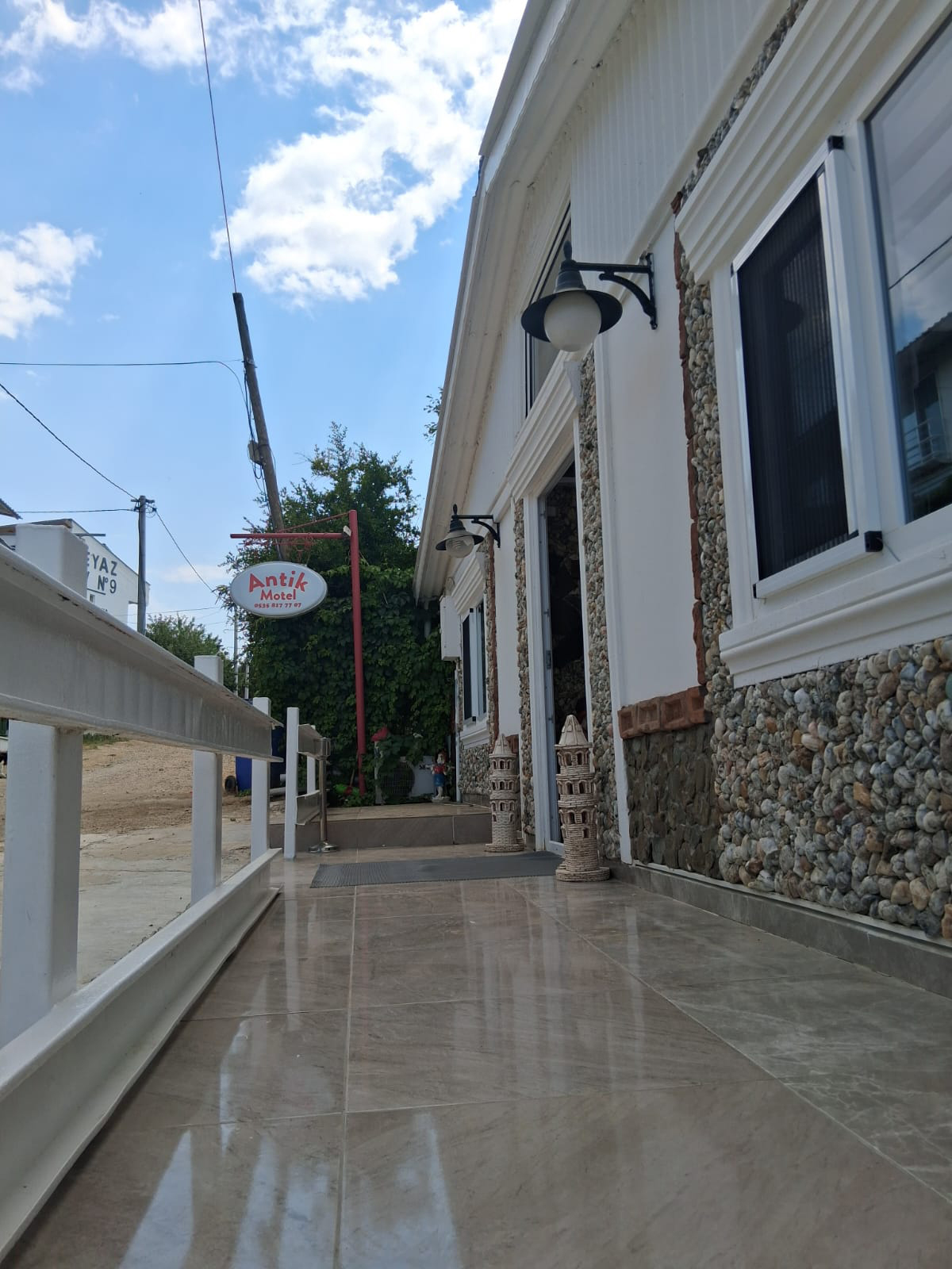 Antik Motel